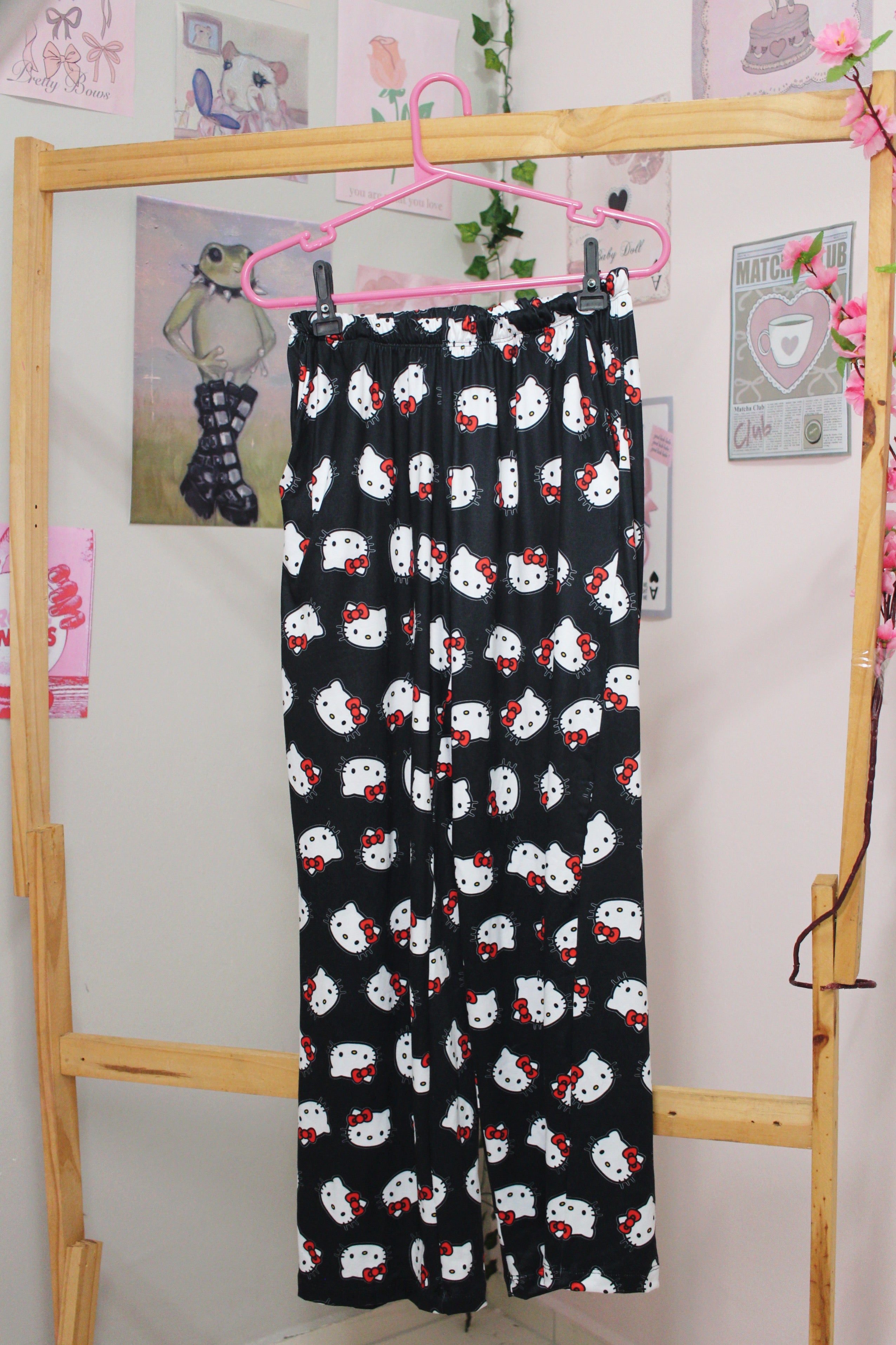 Hello Kitty calça preta
