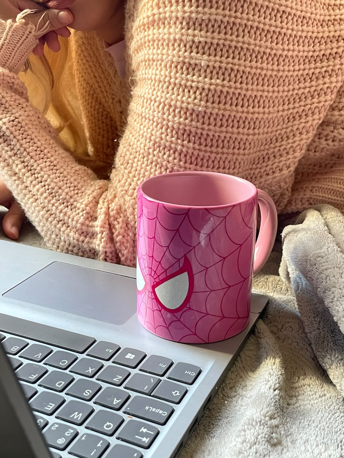 Caneca Spider Girl rosa